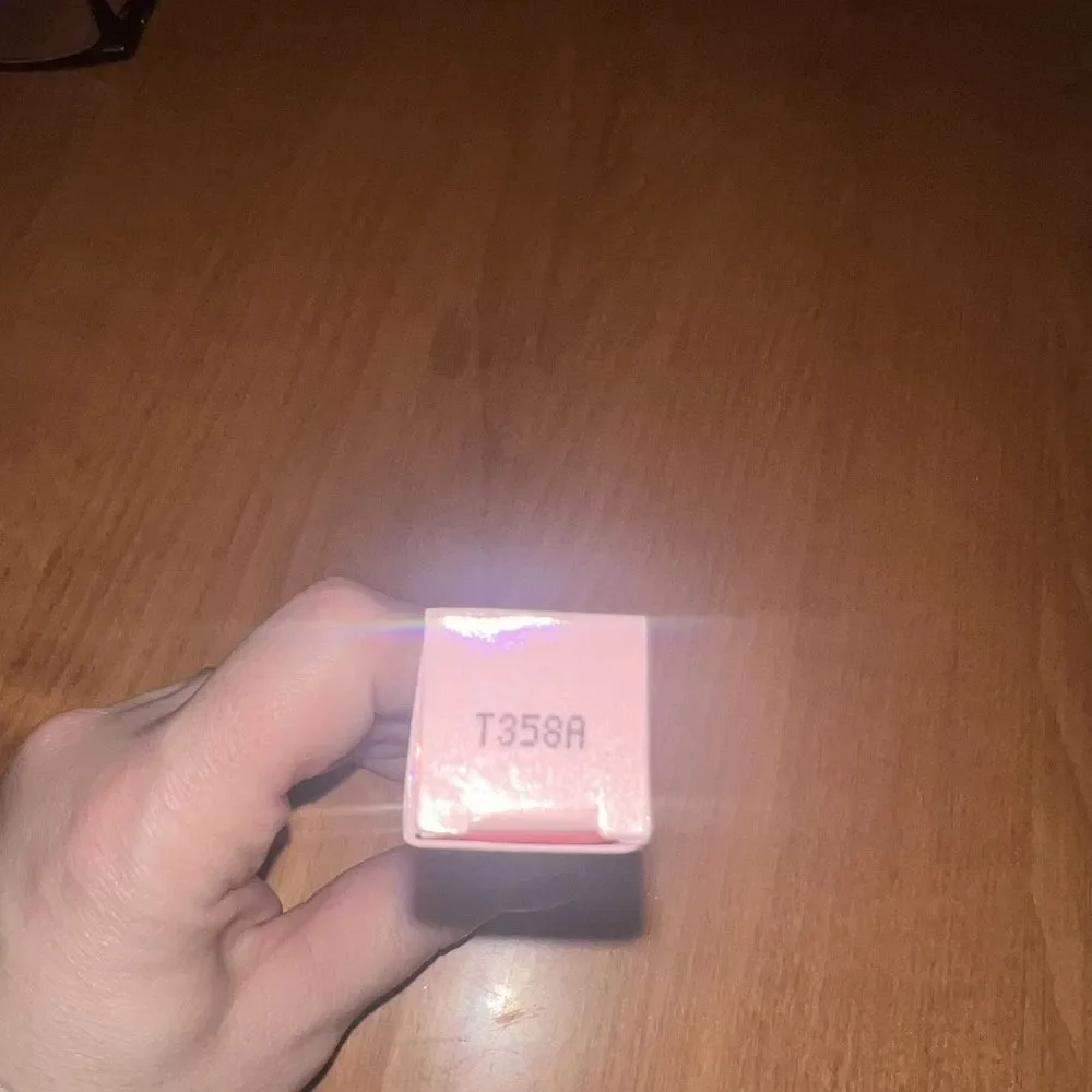 Jeffree Star Cosmetic Supreme Gloss QUEEN SUPREME Neon‎ Pink Lipgloss NEW